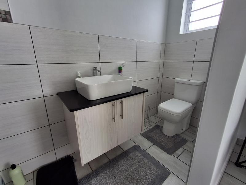 To Let 3 Bedroom Property for Rent in Lampiesbaai Western Cape